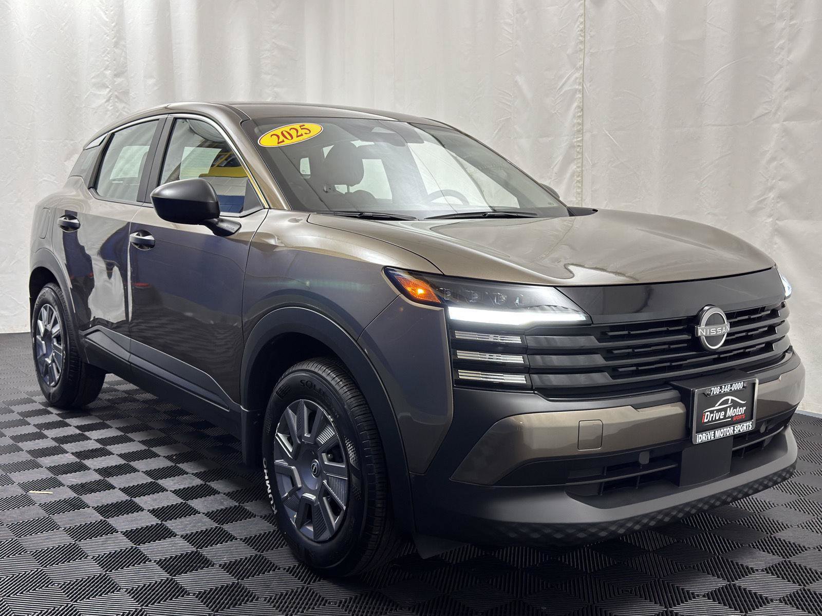 Used 2025 Nissan Kicks S AWD/4WD image 15
