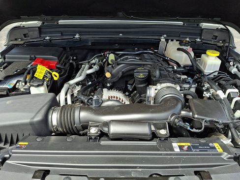 Used 2023 Jeep Gladiator Sport AWD/4WD image 28
