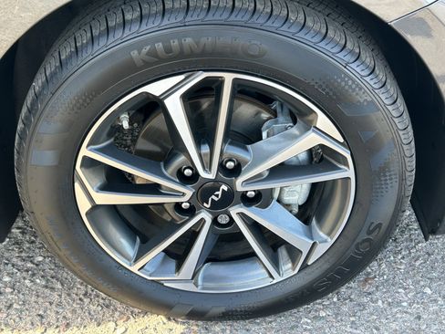 Certified 2023 Kia Forte LXS w/ LXS Technology Package image 8