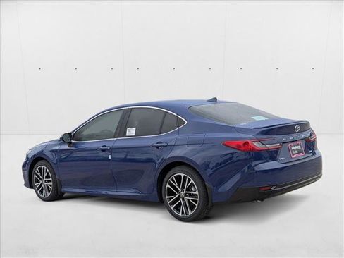 Used 2025 Toyota Camry XLE image 9