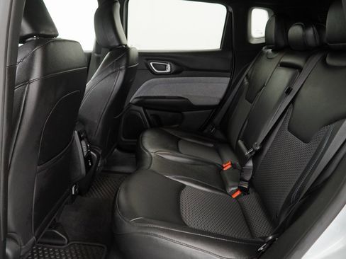 Certified 2025 Jeep Compass Latitude w/ Convenience Group image 19