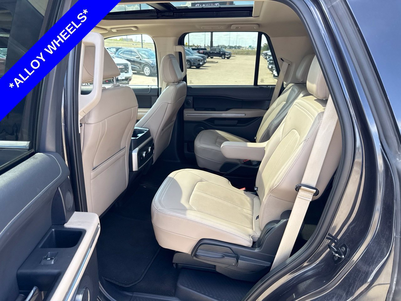 Used 2024 Ford Expedition Limited RWD image 6