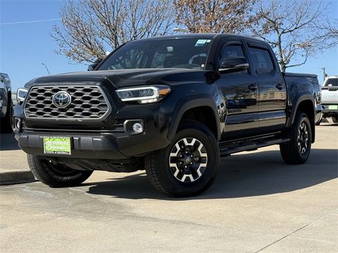 Used 2022 Toyota Tacoma TRD Off-Road image 2