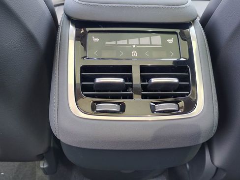 New 2026 Volvo XC90 B6 Ultra w/ Protection Package image 28