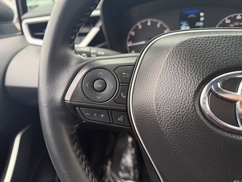 Certified 2025 Toyota Corolla SE image 19