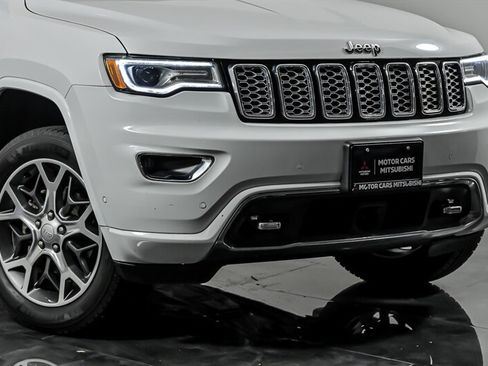 Used 2019 Jeep Grand Cherokee Overland AWD/4WD image 2