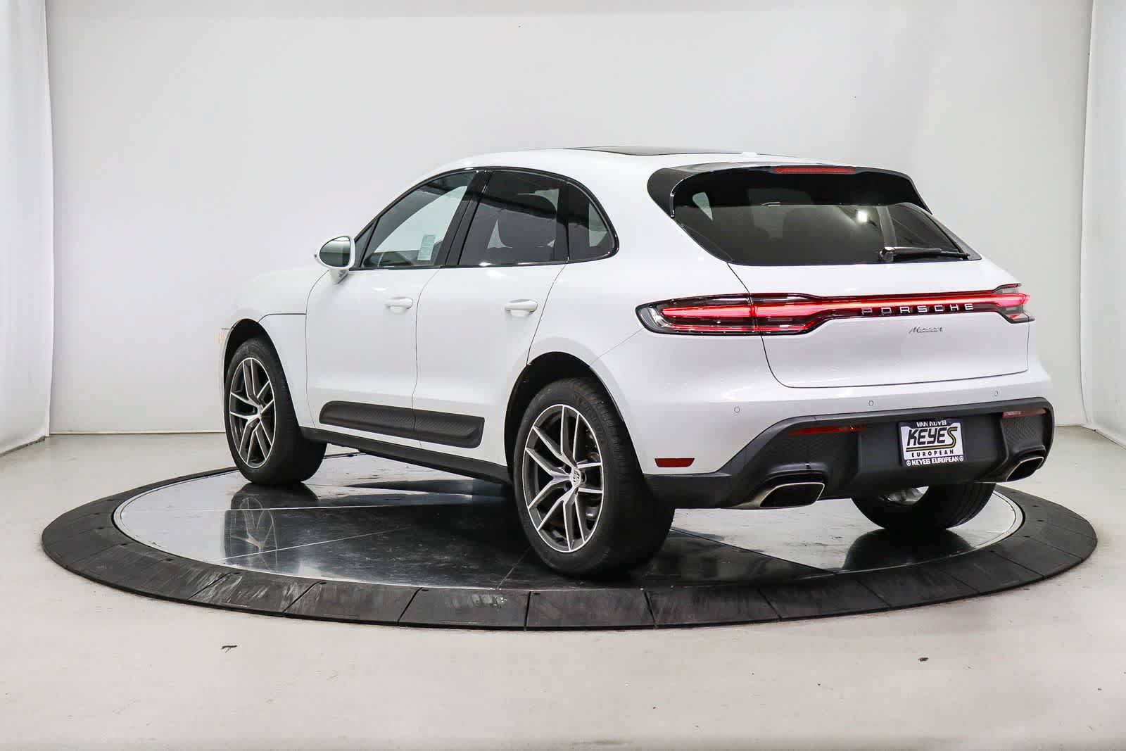 Used 2024 Porsche Macan AWD/4WD image 2