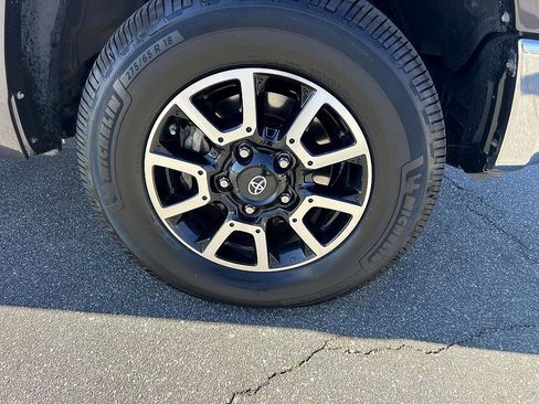 Used 2021 Toyota Tundra Limited image 12