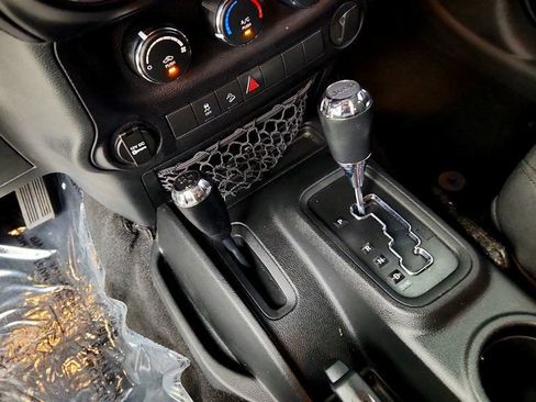 Used 2017 Jeep Wrangler Unlimited Sport w/ Connectivity Group AWD/4WD image 16