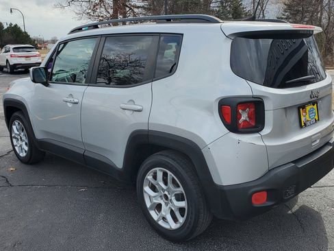 Used 2018 Jeep Renegade Latitude image 7