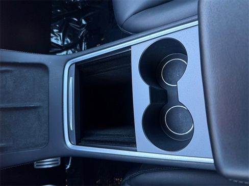 Used 2022 Tesla Model Y Performance image 22