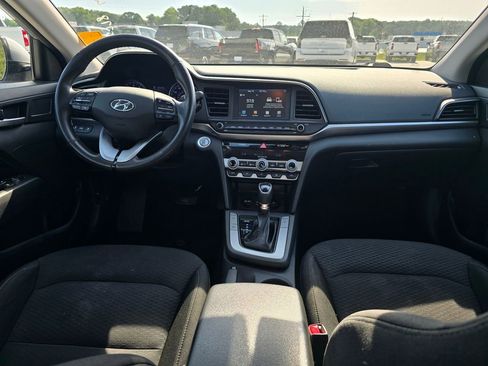Used 2020 Hyundai Elantra Value Edition w/ Cargo Package (C1) FWD image 2