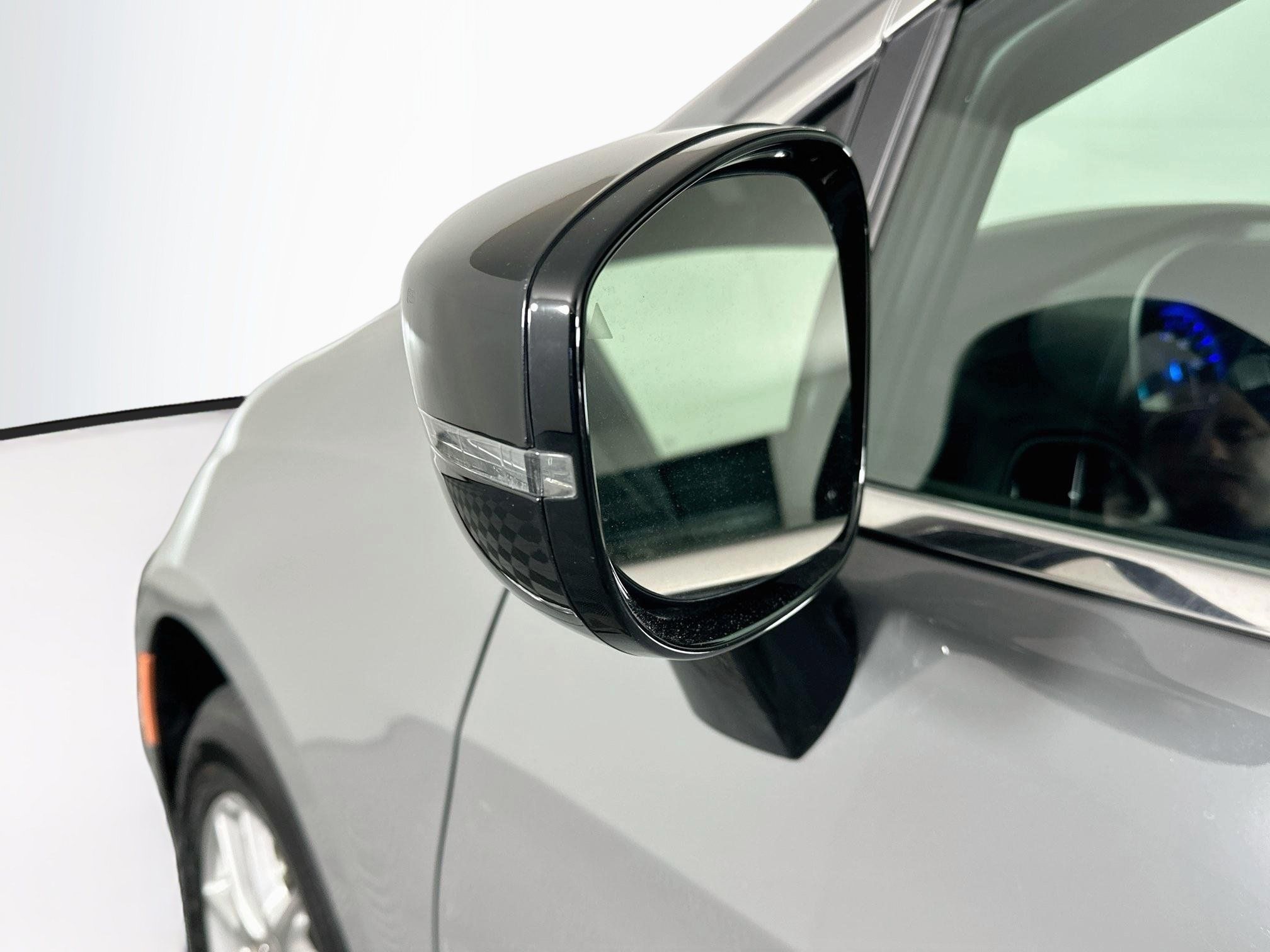 Used 2025 Chrysler Pacifica Select FWD image 16