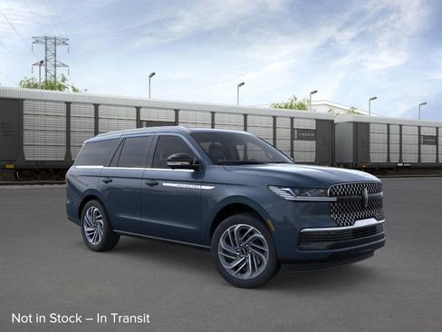 New 2025 Lincoln Navigator Reserve image 7