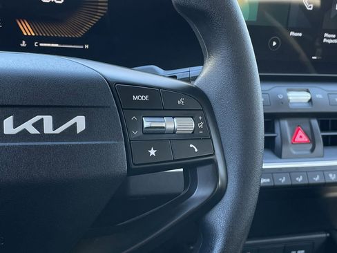 Used 2025 Kia K4 LXS image 10