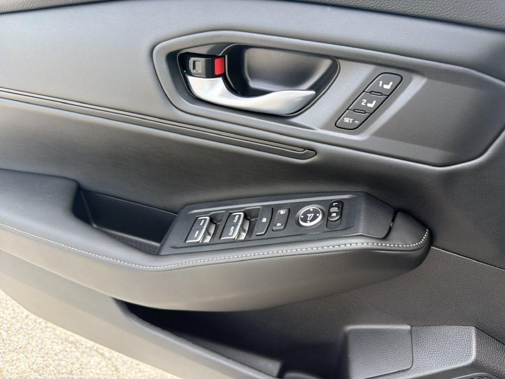 Used 2025 Honda Accord Sport image 20
