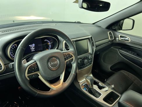 Used 2017 Jeep Grand Cherokee Limited image 28