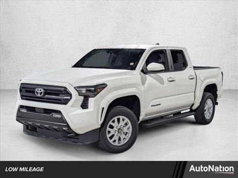Certified 2024 Toyota Tacoma SR5 image 1