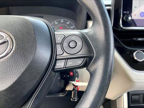 Certified 2025 Toyota Corolla Cross L FWD image 24