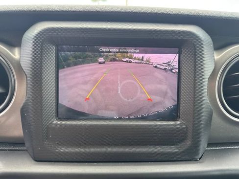 Used 2023 Jeep Wrangler Unlimited AWD/4WD image 18