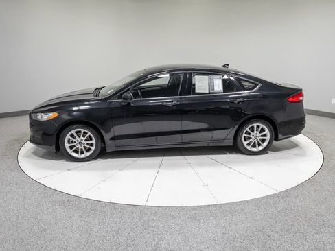 Used 2020 Ford Fusion SE FWD image 29