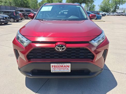 Used 2022 Toyota RAV4 XLE AWD/4WD image 9
