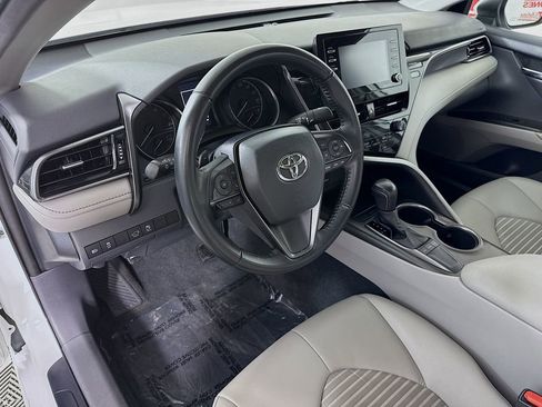 Certified 2022 Toyota Camry SE image 17