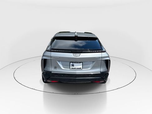 Used 2024 Cadillac Lyriq Luxury w/ LPO, Floor Liner Package RWD image 7