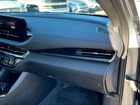 Used 2025 Buick Envista Sport Touring image 17