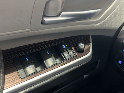 Certified 2024 Toyota Sienna XLE image 23