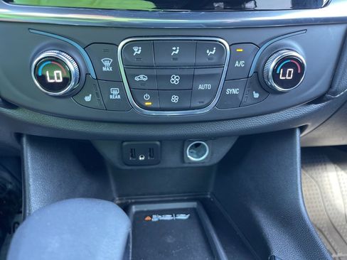 Used 2023 Chevrolet Traverse LT w/ LPO, Floor Liner Package image 30