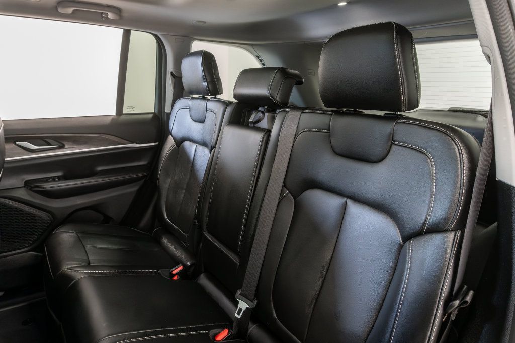 Used 2023 Jeep Grand Cherokee Limited AWD/4WD image 24