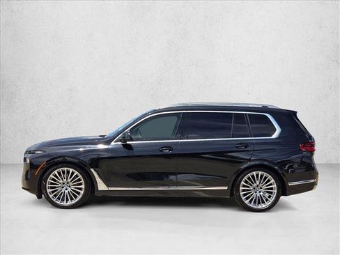 Used 2024 BMW X7 xDrive40i w/ Premium Package AWD/4WD image 8