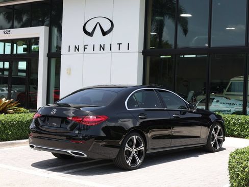 Used 2025 Mercedes-Benz C 300 Sedan image 4