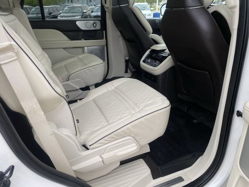 Used 2021 Lincoln Navigator Black Label image 8