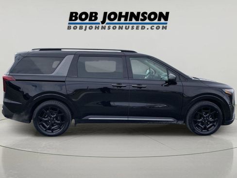 Used 2025 Kia Carnival SX Prestige image 2