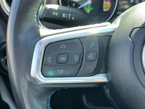 Used 2022 Jeep Wrangler Unlimited Rubicon 4xe w/ Cold Weather Group AWD/4WD image 17