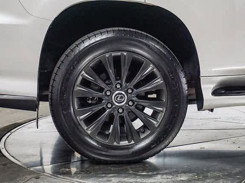 Used 2023 Lexus GX 460 Premium w/ Accessory Package image 7