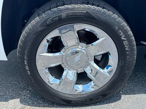 Used 2017 Chevrolet Suburban Premier AWD/4WD image 6