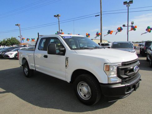 Used 2021 Ford F250 XL w/ Power Equipment Group RWD image 2
