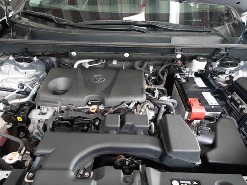 Used 2024 Toyota RAV4 LE AWD/4WD image 32