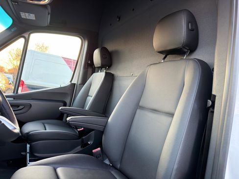 Used 2024 Mercedes-Benz eSprinter 170 Cargo w/ Dashboard Charging Package image 11