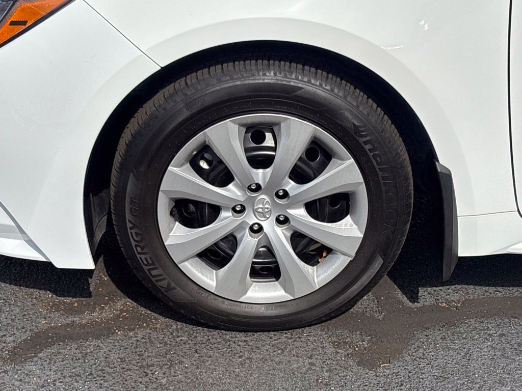 Used 2025 Toyota Corolla LE FWD image 24