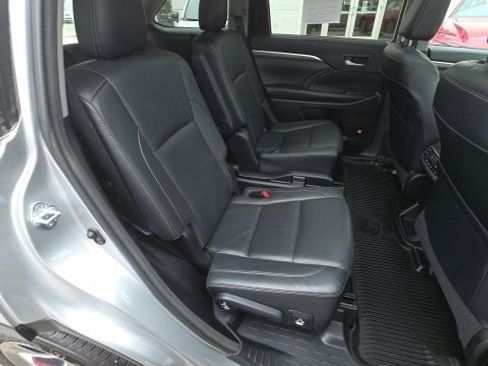 Used 2017 Toyota Highlander Limited Platinum image 19