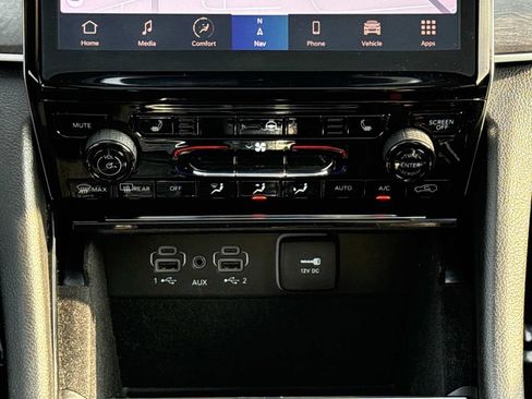 Used 2021 Jeep Grand Cherokee L Limited AWD/4WD image 16