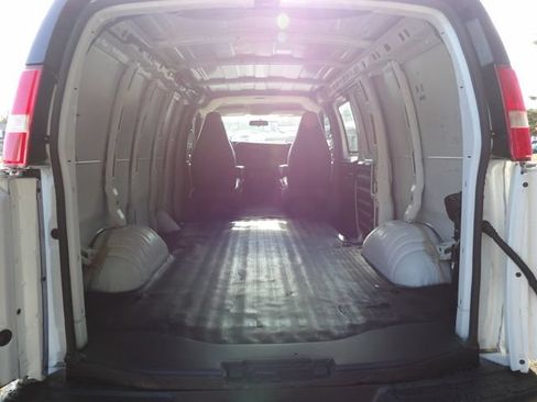 Used 2018 Chevrolet Express 2500 w/ Driver Convenience Package RWD image 11