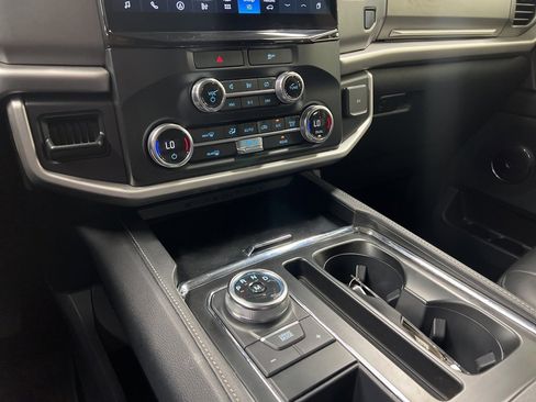 Used 2022 Ford Expedition Max XLT image 20