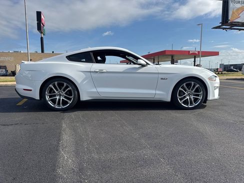 Used 2022 Ford Mustang GT Premium image 7