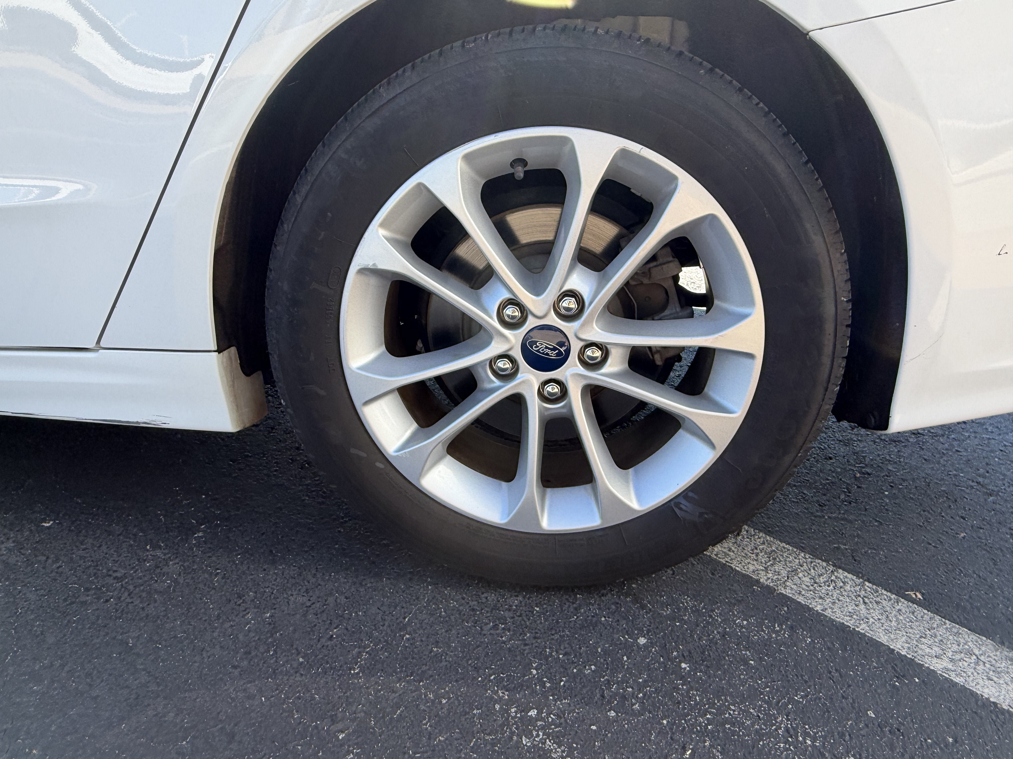 Used 2019 Ford Fusion SE FWD image 8