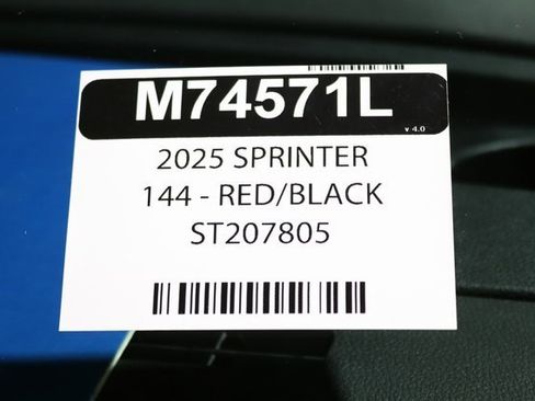 Used 2025 Mercedes-Benz Sprinter 2500 image 30